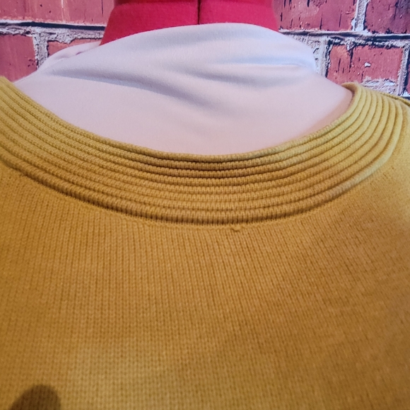 Chartreuse Sweater - Picture 5 of 6